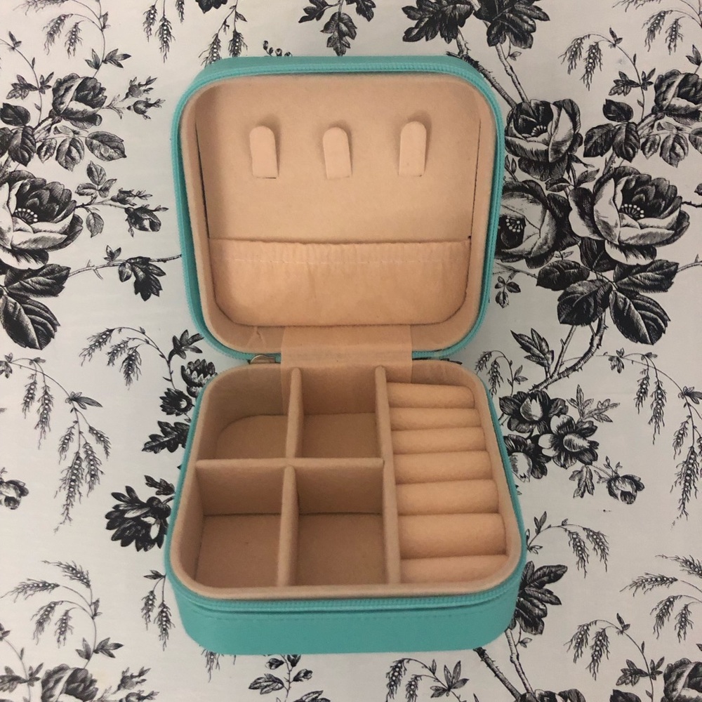 💕3/$19💕 Tiffany Blue Travel Jewelry Box